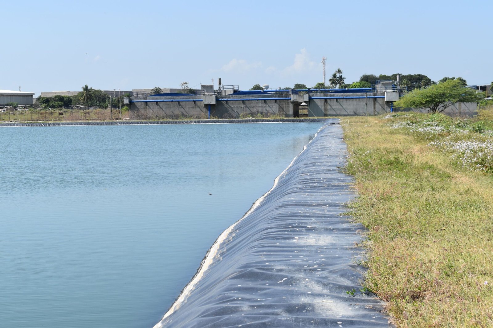 Lagunas de oxidación de la PTAR La Milagrosa.