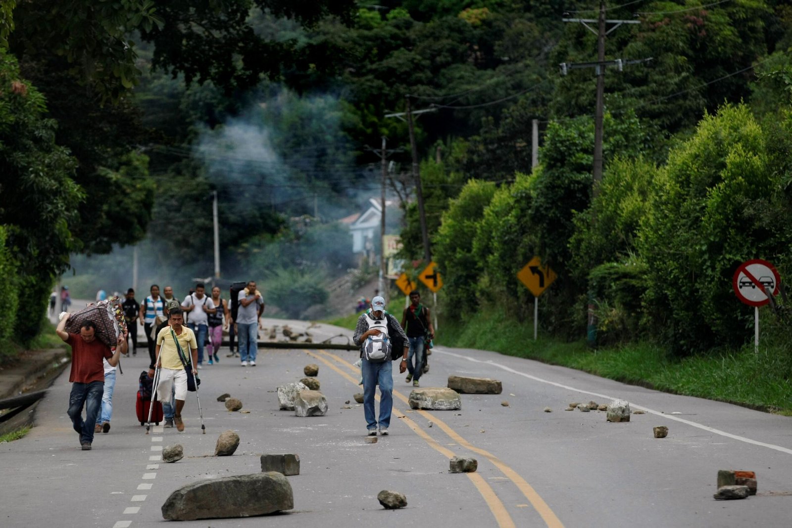 Los permanentes bloqueo de vías han afectado la productividad.