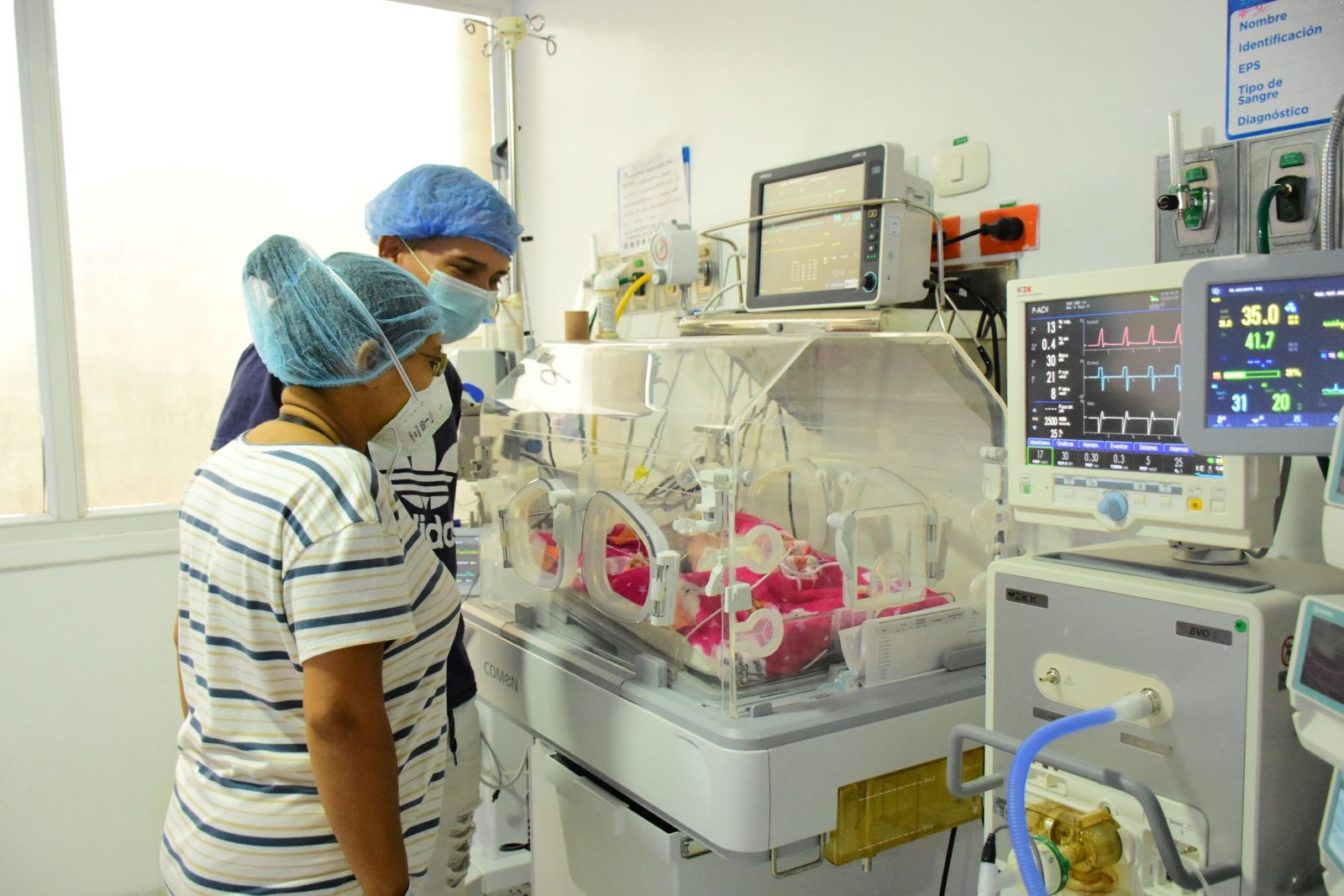 Bebés prematuros: las batallas diarias en la ESE UNA para que florezca la vida