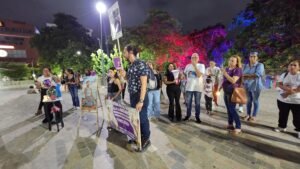 Plantón en protesta por la muerte de Valentina Cepeda.