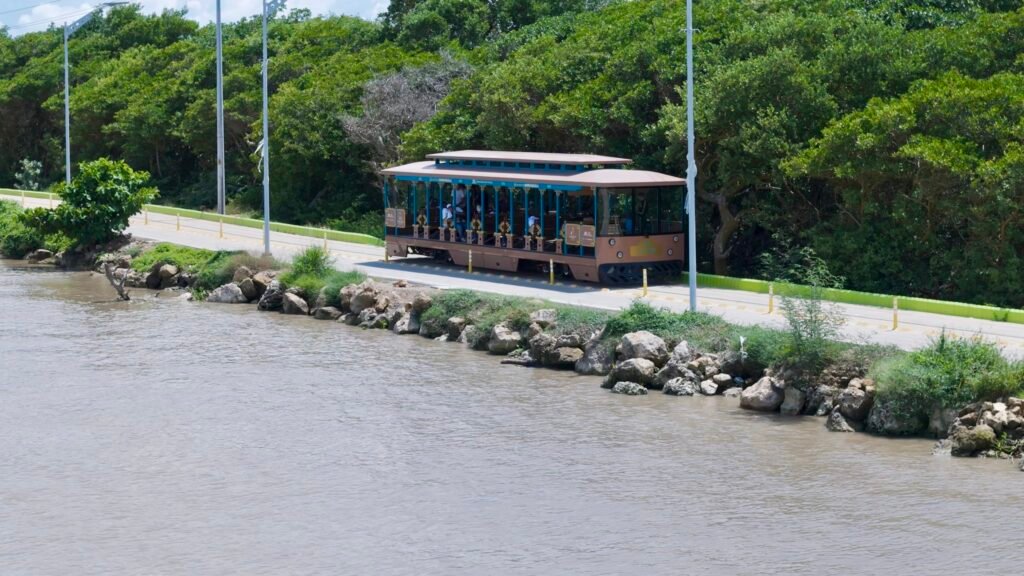 El Tren Eléctrico a las Playas de Puerto Mocho pronto será inaugurado.