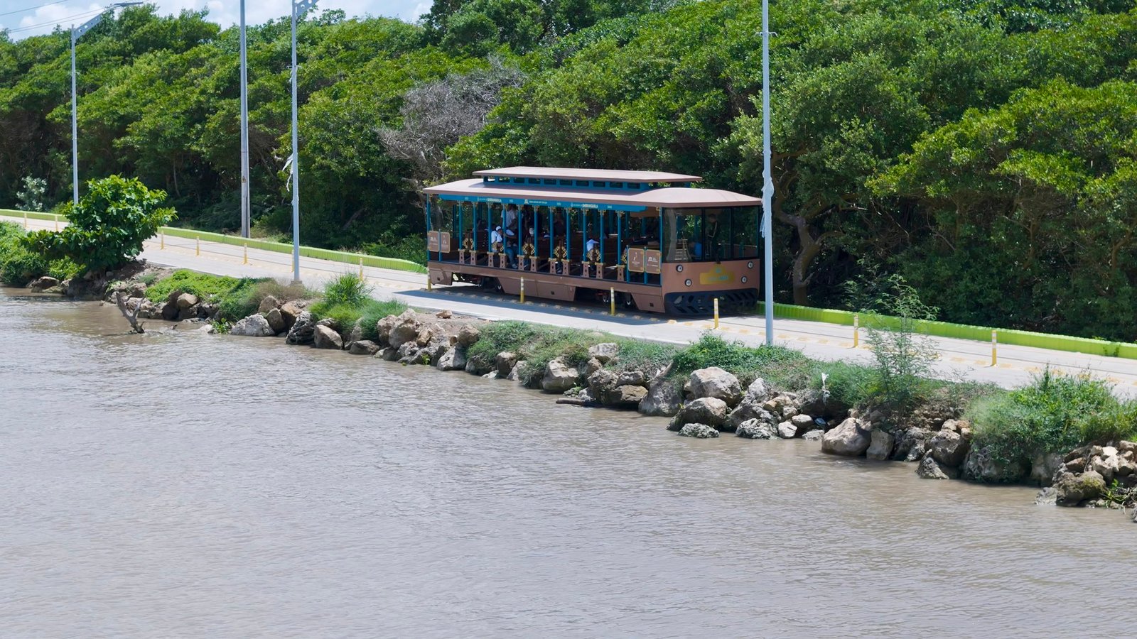 El Tren Eléctrico a las Playas de Puerto Mocho pronto será inaugurado.