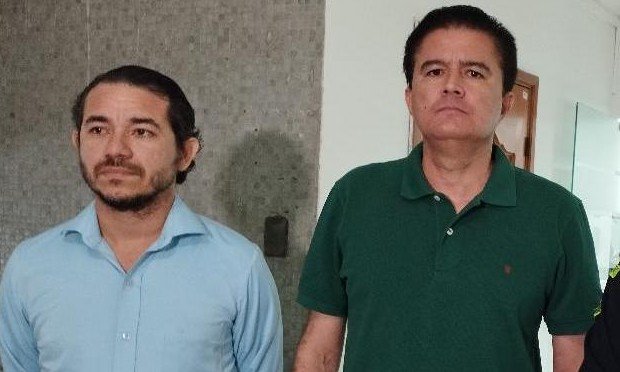 Rodolfo Ucrós, derecha, y el secretario de Gobierno, Samir Serret.