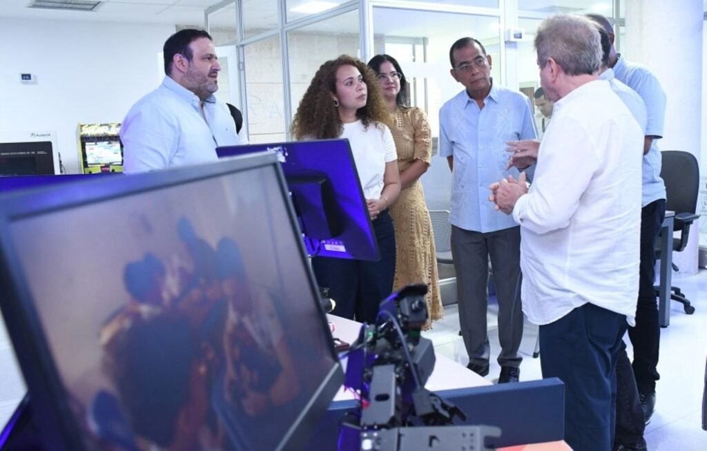 La ministra de Ciencias destacó el plan de Unisimón para estudiantes de estratos 1, 2 y 3.