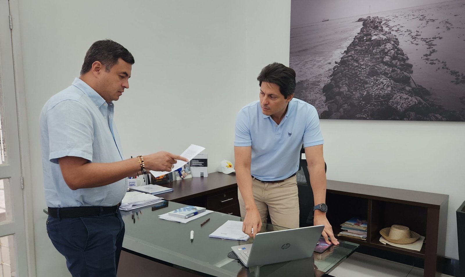 Los personeros Miguel Ángel Alzate y Edwar Orozco analizan la decisión de la Creg.