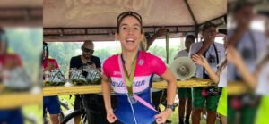Andrea Rueda Arango, feliz practicando ciclismo.
