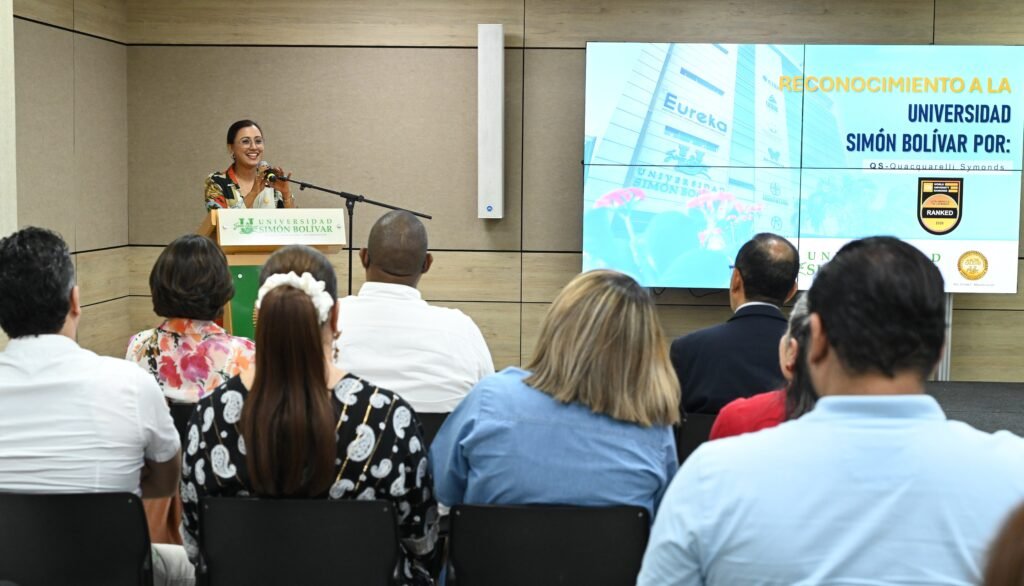 María Vásquez presidió la entrega de los reconocimientos.