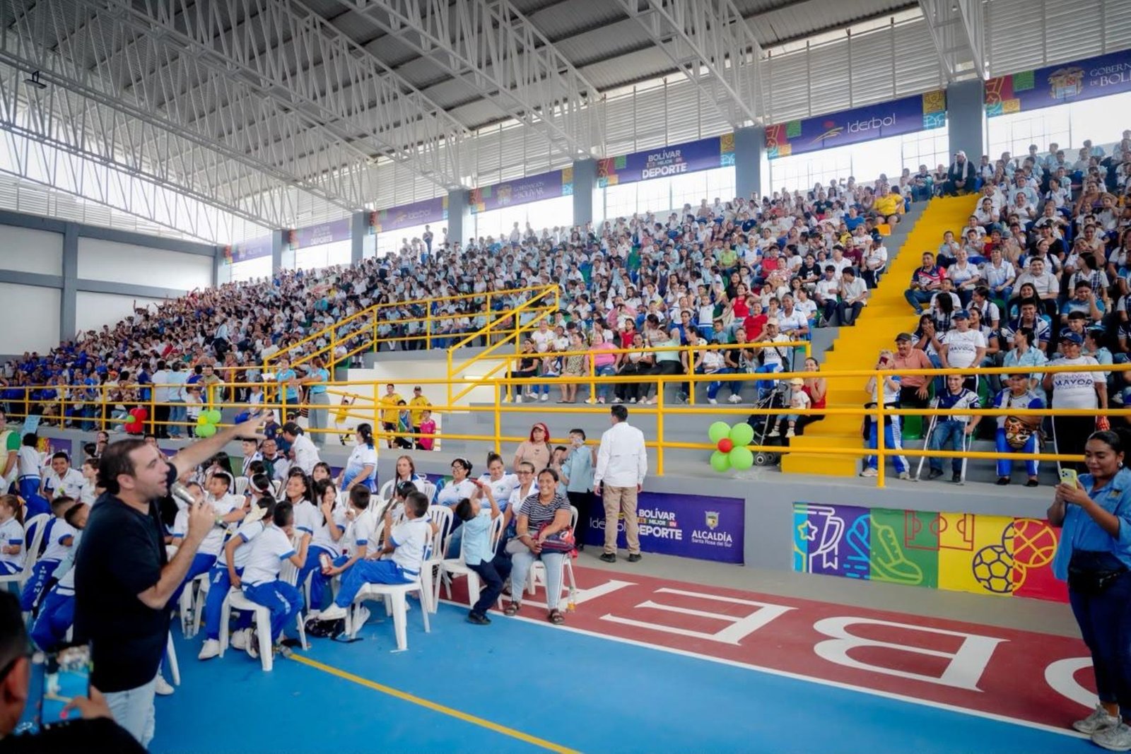 Aquí hay mejores condiciones para practicar deportes, destaca Arana.